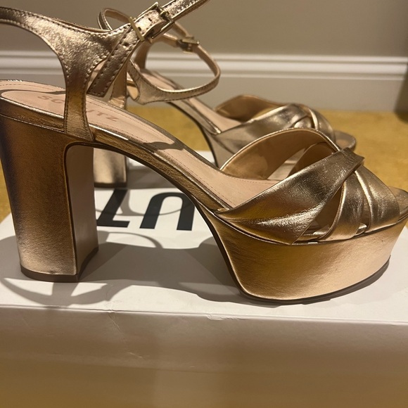 Schutz Keefa Metallic Gold Platform Heels sz 8.5 - Picture 4 of 10